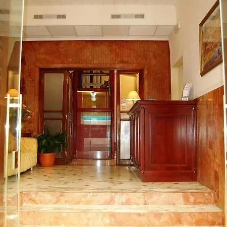Astor Hotel 3*