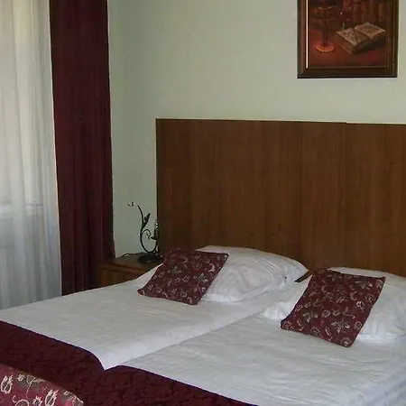 Astor Hotel 3*